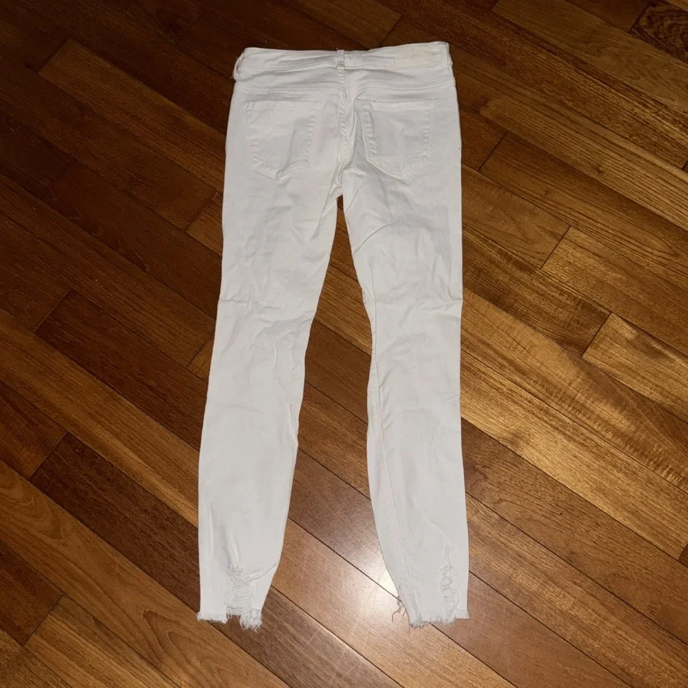White Distressed Skinny Jeans size 4 US bershka ASOS pants - Picture 3 of 7